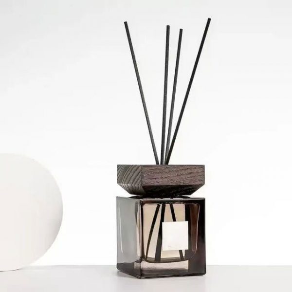 China Hongyao Factory Custom logo Luxury Empty Glass Diffuser Bottles 100ml 150ml 200ml Reed Diffuser Bottle With lids - Image 2