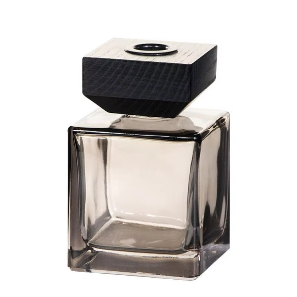 China Hongyao Factory Custom logo Luxury Empty Glass Diffuser Bottles 100ml 150ml 200ml Reed Diffuser Bottle With lids - Image 3